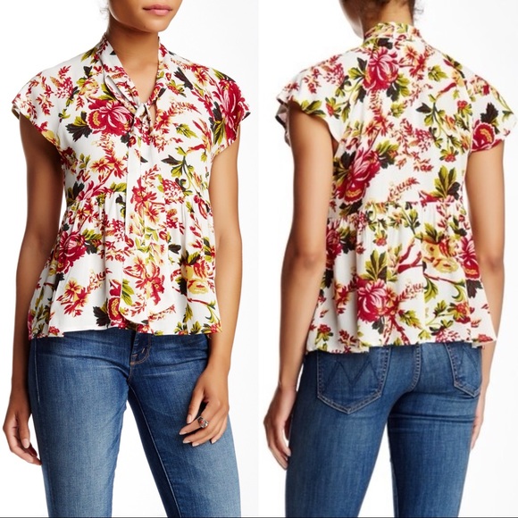 FLYING TOMATO | Flutter Sleeve Blouse - Picture 1 of 4